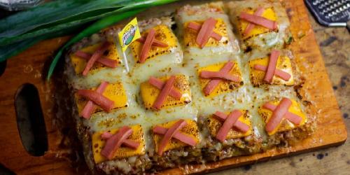 Martabak GoldenKing: Rasa yang Menggoda, Harga yang Menghargai